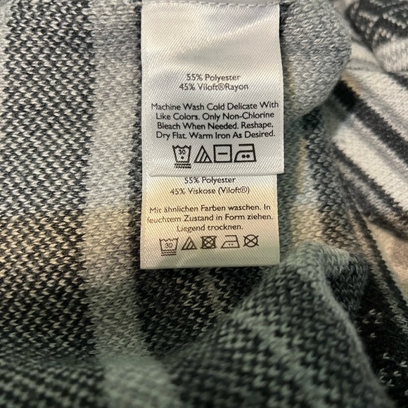 Eddie Bauer half zip light weight sweater size medium - Picture 3 of 6